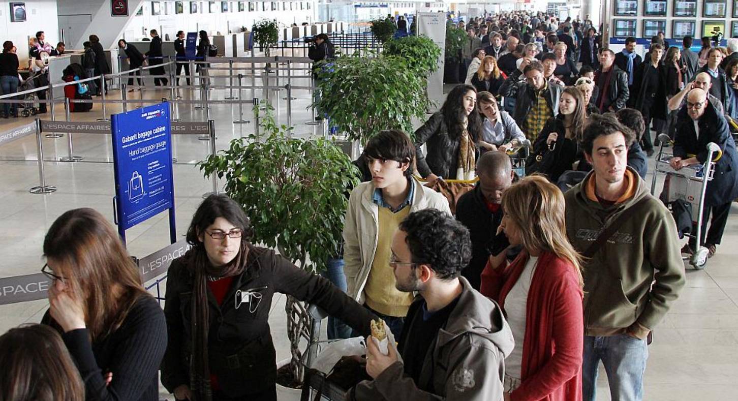 La grève à l'aéroport de Paris entraîne des annulations de vols pour le troisième jour